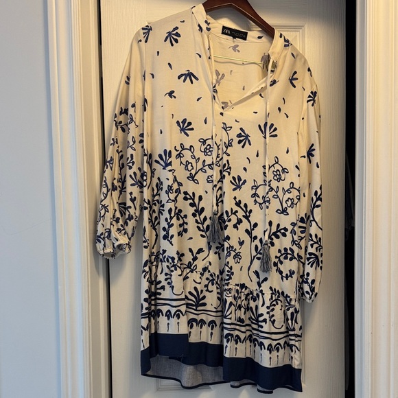 Zara Dresses & Skirts - Floral Print Dress